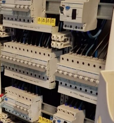 groepenkast vervangen of plaatsen | DOS Techniek BV